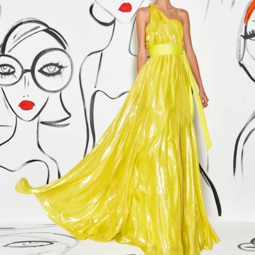 Alice + Olivia One-Shoulder Metallic Yellow Evening Gown